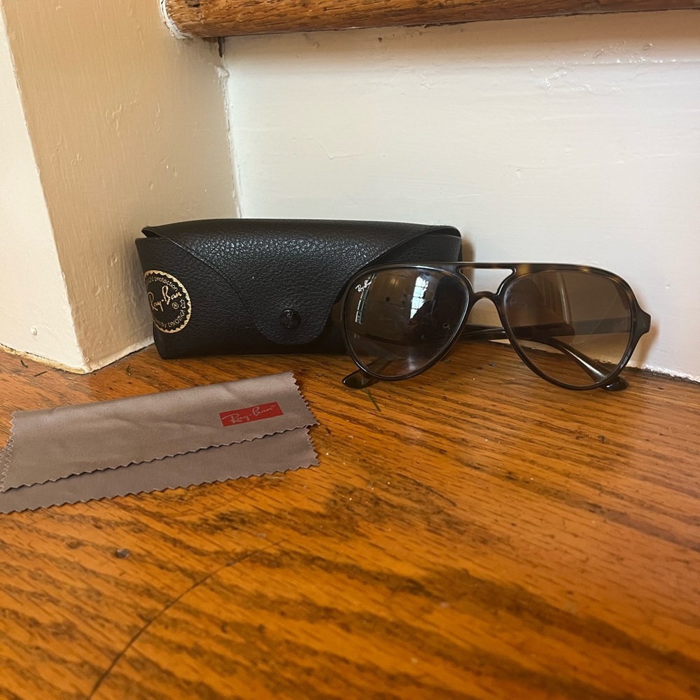 Ray-Ban Bill #4376 sunglasses in tortoiseshell / brown gradient
